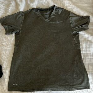 Nike Dri-Fit Training top. Men’s size large. Dark Green.
